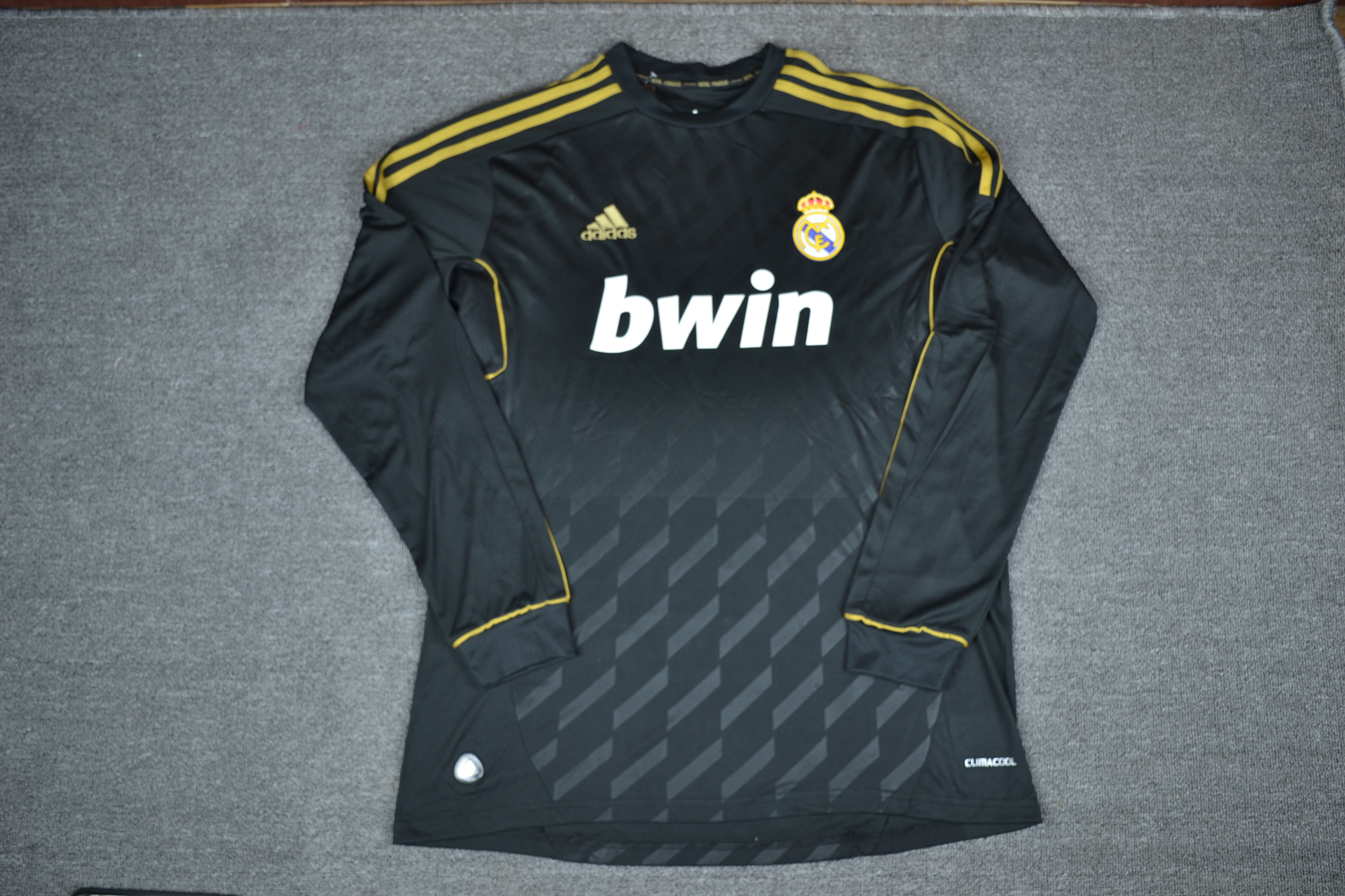 2011-2012 Real Madrid Black Retro LS Jersey